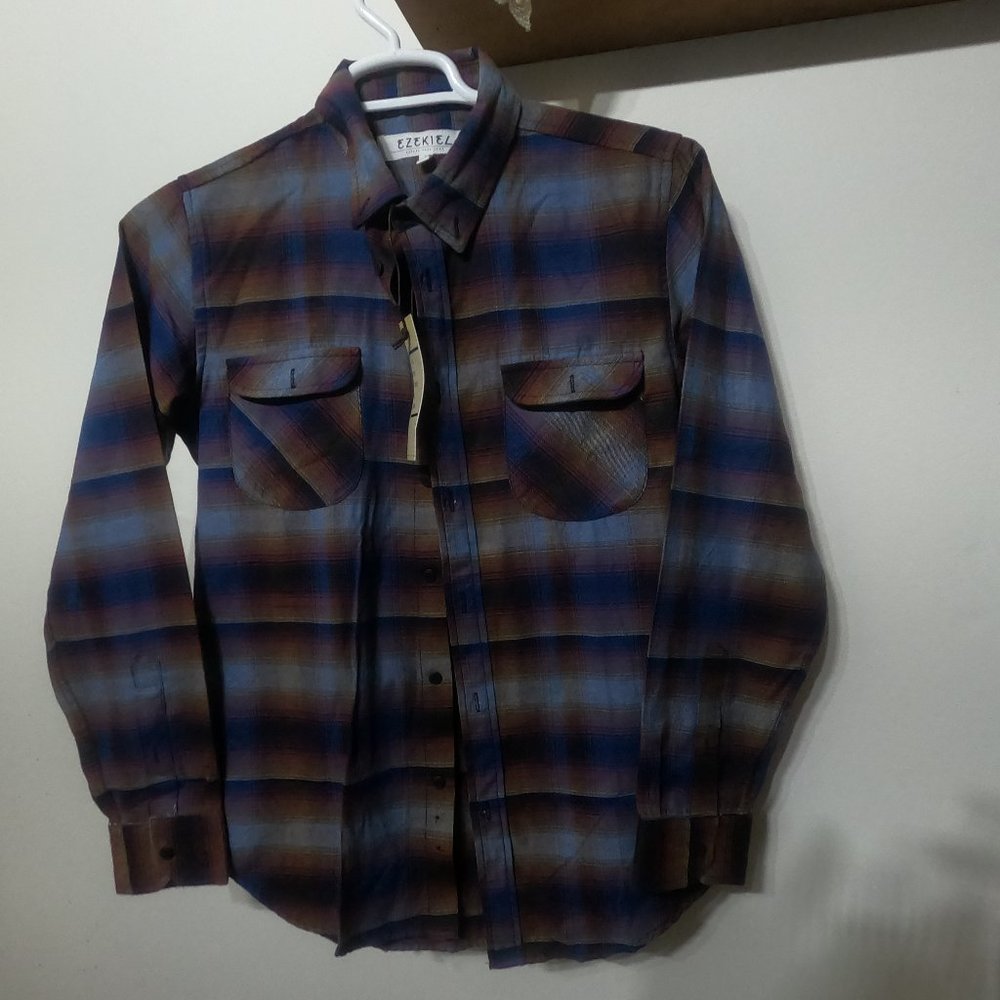 EZEKIEL  long sleeve men size small  NWT